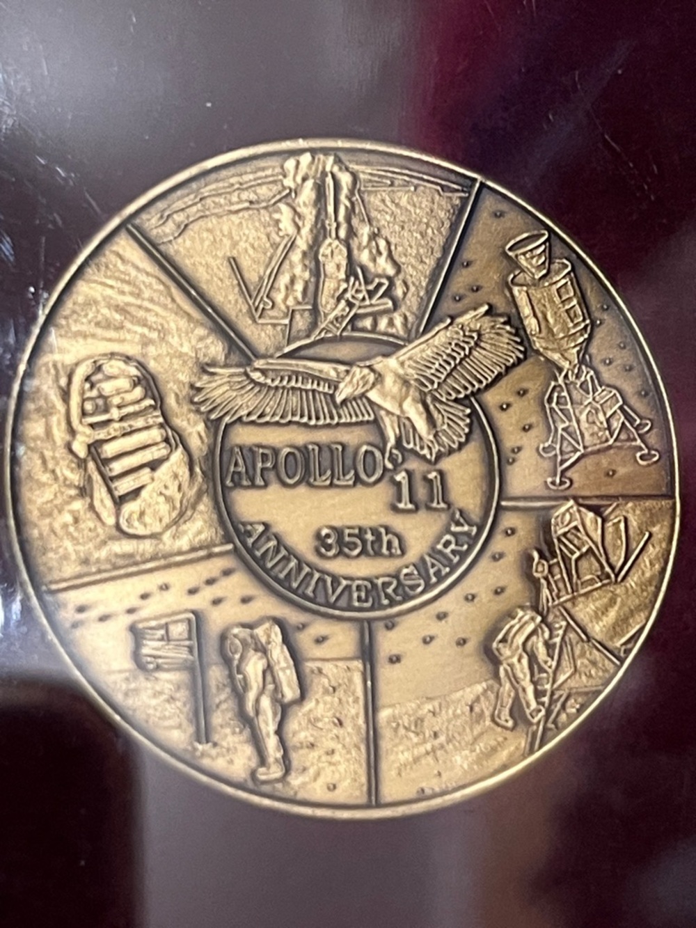 Limited Edition Apollo 11 Commemorative Coin in Gold Tone - 35th Anniversary - Picture 6 of 8